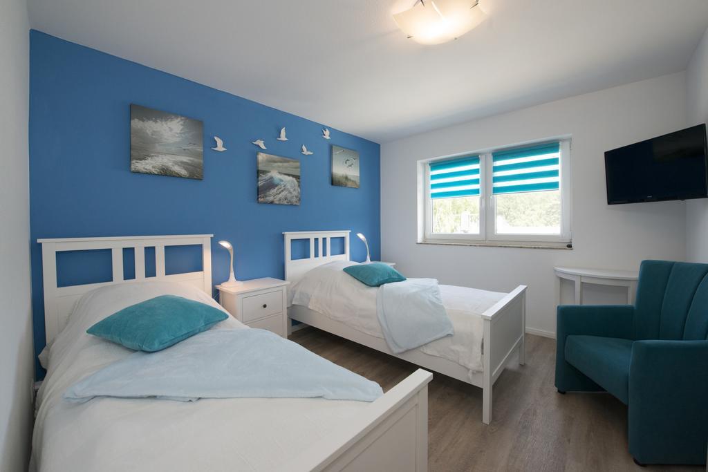 Ferienhaus Kuestensegler Breege Ngoại thất bức ảnh