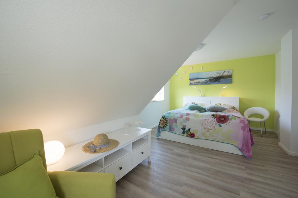Ferienhaus Kuestensegler Breege Ngoại thất bức ảnh