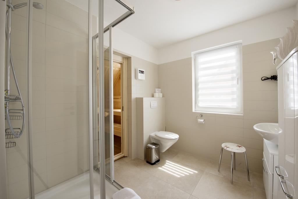 Ferienhaus Kuestensegler Breege Ngoại thất bức ảnh